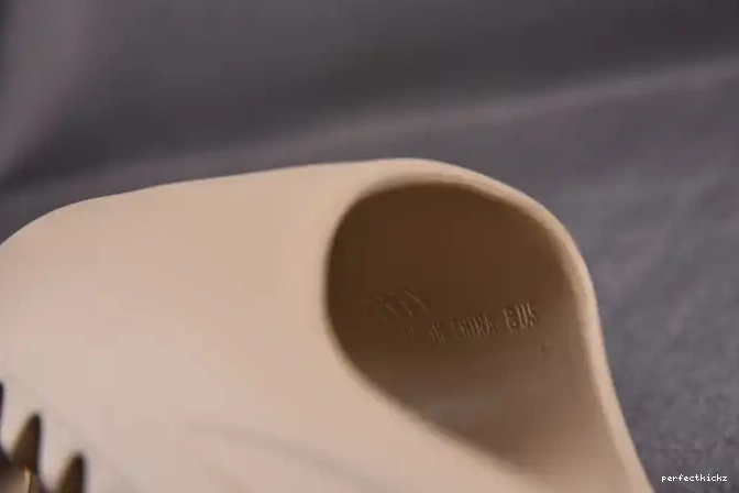 GZ5554 Yeezy Pure Adidas Slide 0506